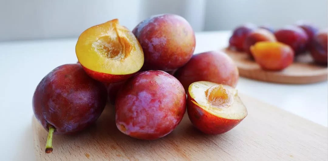 Why is western plum always dried? Doesn't fresh flesh taste good?