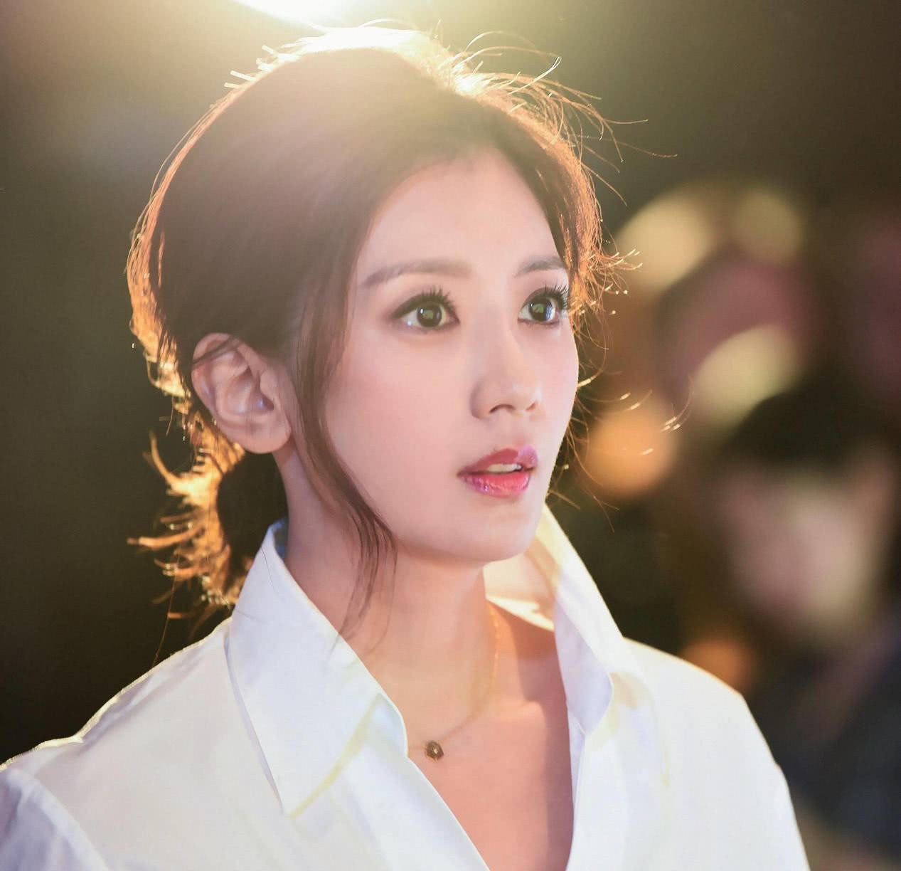 Jia Jingwen finally waited for her dream wedding netizens: bless this belated wedding
