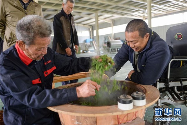 Tea merchants in wheelchairs: never forget to return to society when they get rich