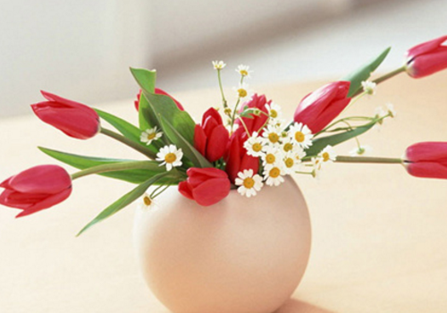 What is the salary of the flower arranger? what are the characteristics of flower arrangement?