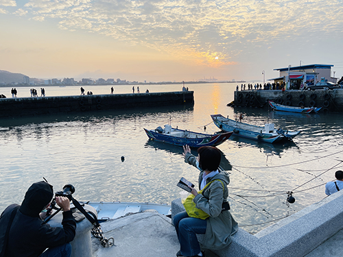 Tamsui first fishing port environmental improvement completed street sunset fishing port embankment added features